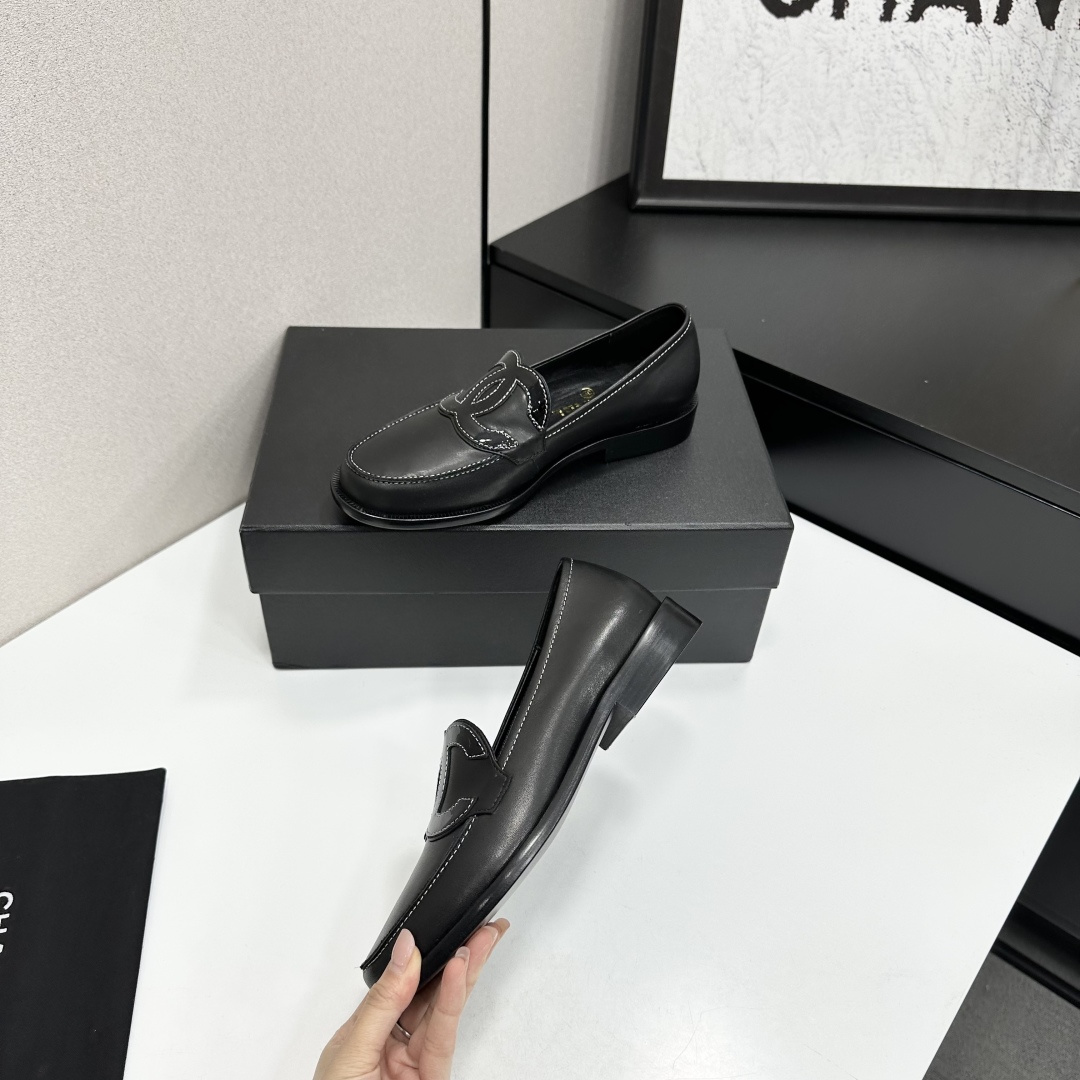 Chanel CC Loafers - Image 5