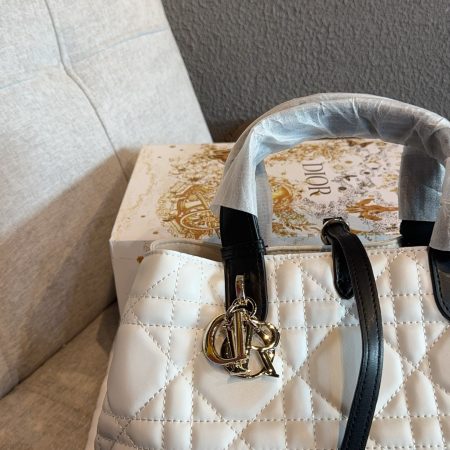 Dior Toujours White Macrocannage Bag - Image 7