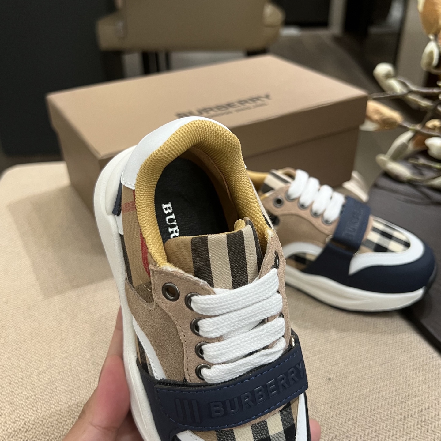 Burberry Children's Shoes - Image 8