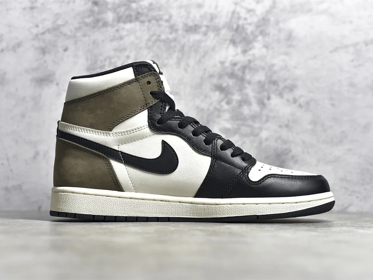 Jordan 1 Retro OG Dark Mocha - Image 4