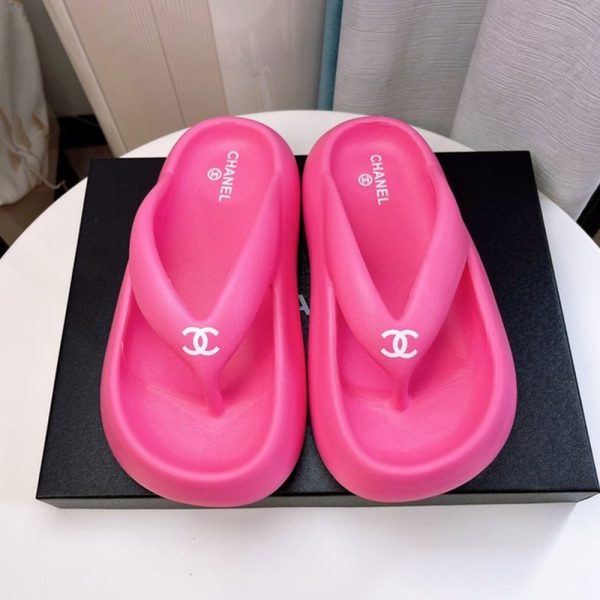 Chanel Thick-soled Beach Flip-flops Slide Sandal