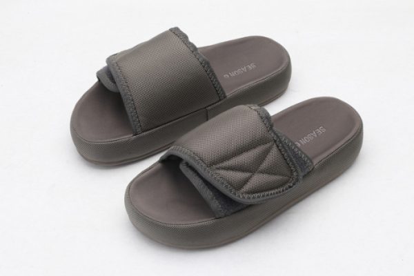 Yeezy Slide 5