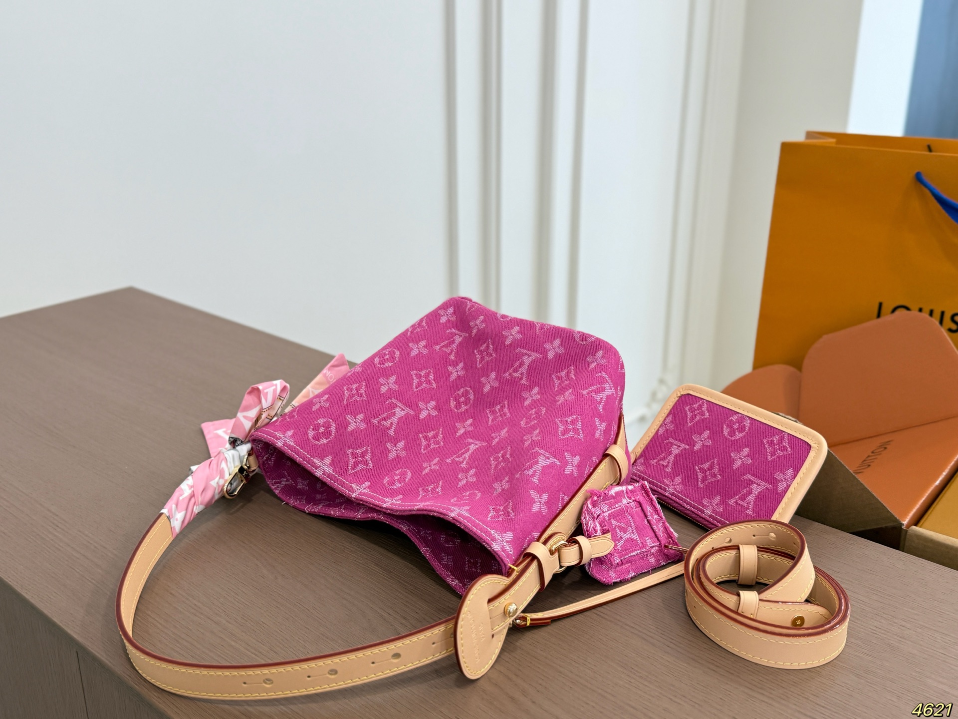 LV Allinbb Bucket Bag Denim Bag - Image 7