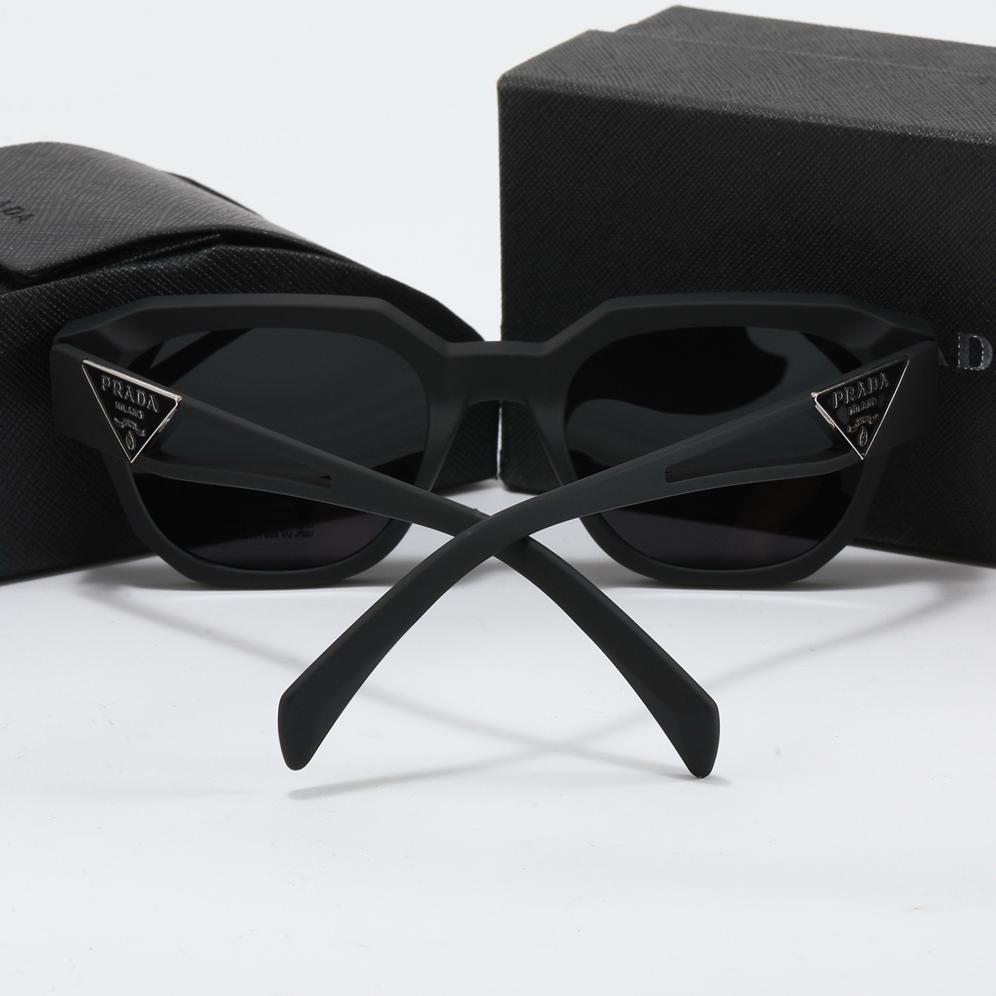 Prada Fashionable Sunglasses - Image 8