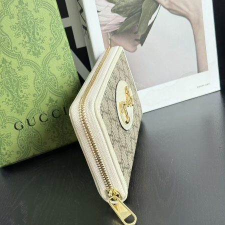 Gucci Zipper Wallet - Image 2