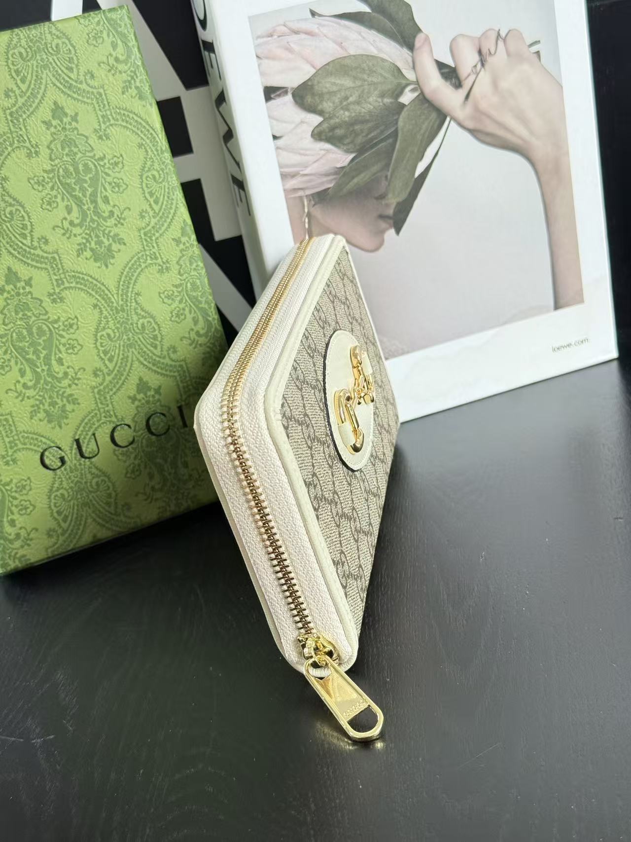 Gucci Zipper Wallet - Image 2