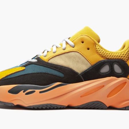 Yeezys Boost 700 “ Sun"