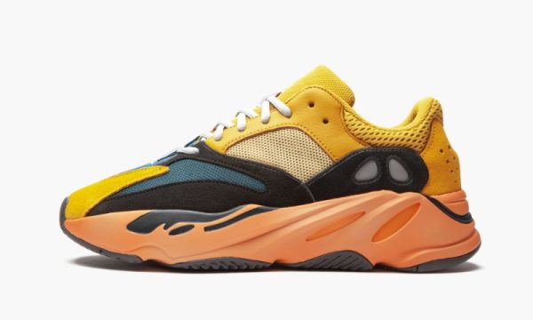 Yeezys Boost 700 “ Sun"