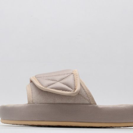 Yeezy Slide 6 - Image 3