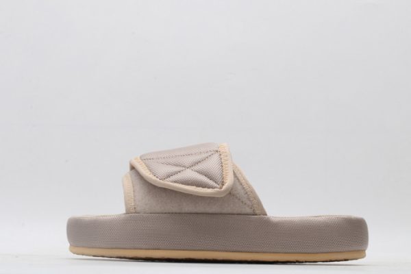 Yeezy Slide 6