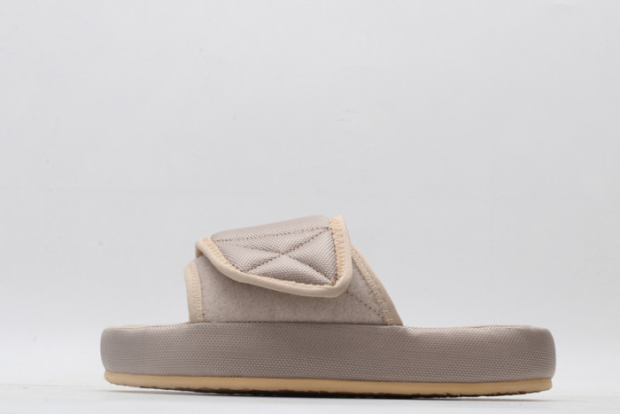 Yeezy Slide 6 - Image 3