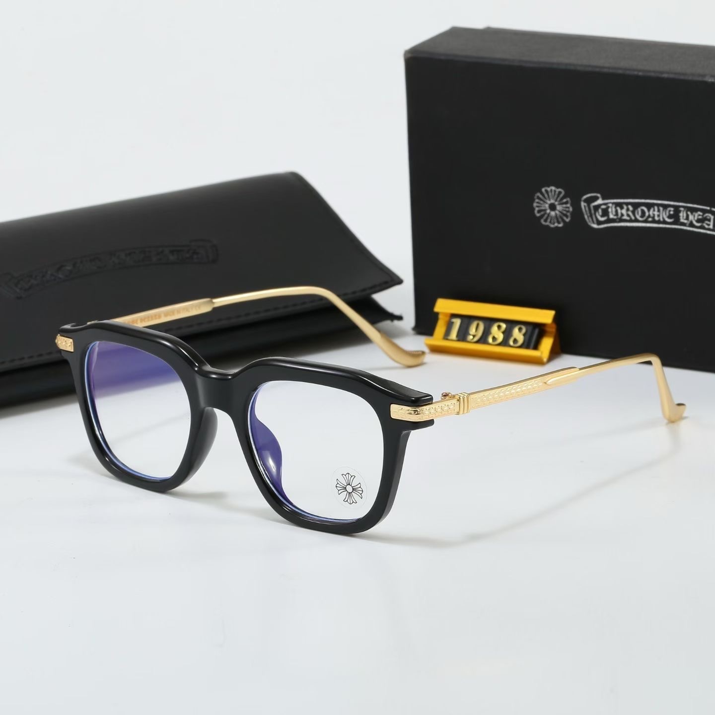Chrome Hearts Fashionable Sunglasses - Image 3
