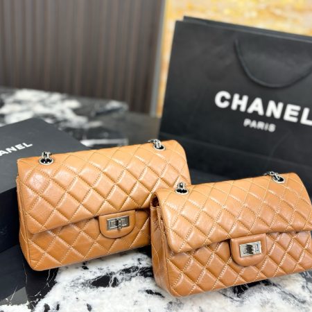 Chanel Quilto 2.55 Shoulder Bag - Image 15
