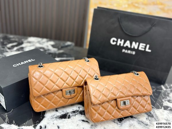 Chanel Quilto 2.55 Shoulder Bag