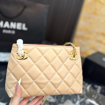 Chanel Classic Quilted Bag - Image 6