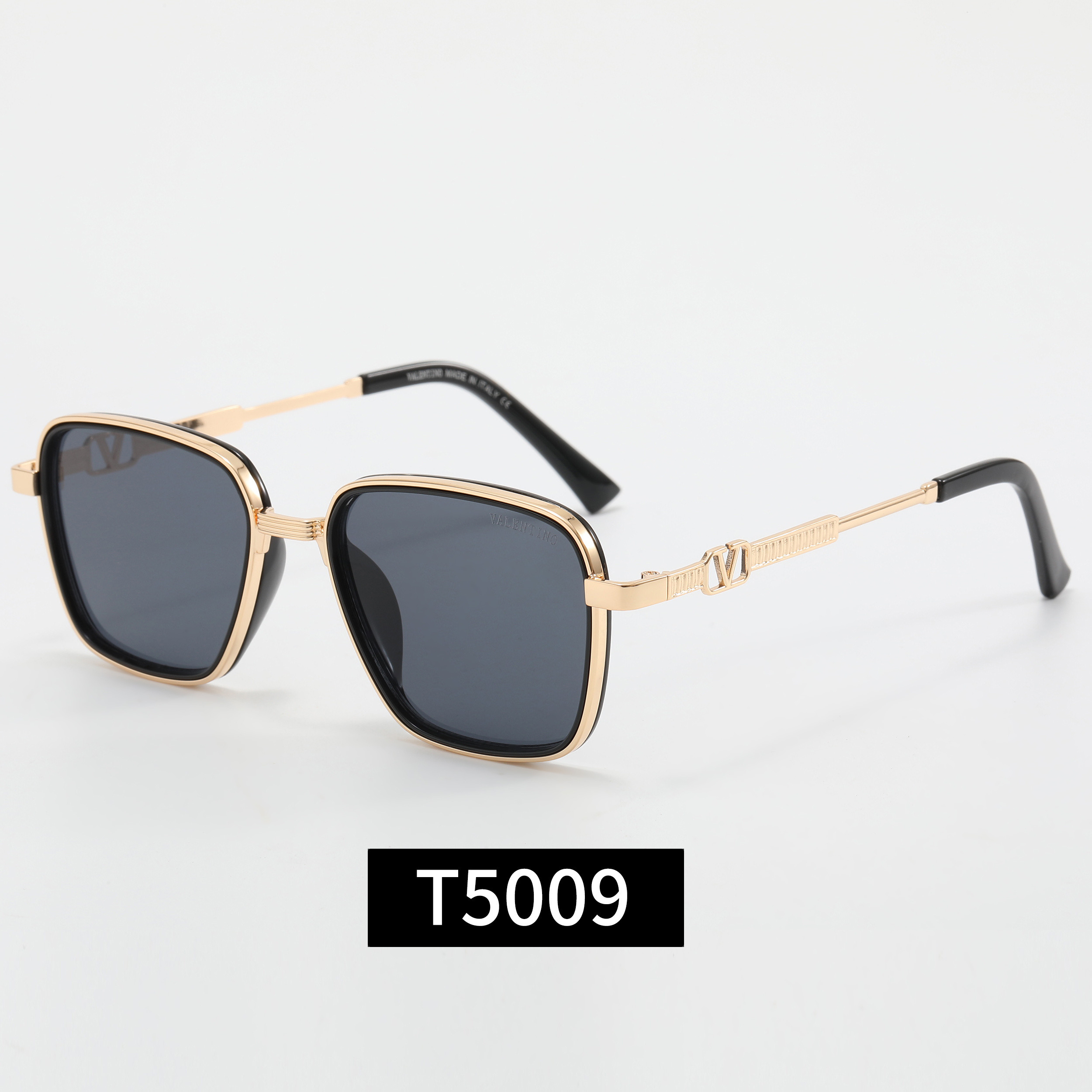 Prada Fashionable Sunglasses - Image 5