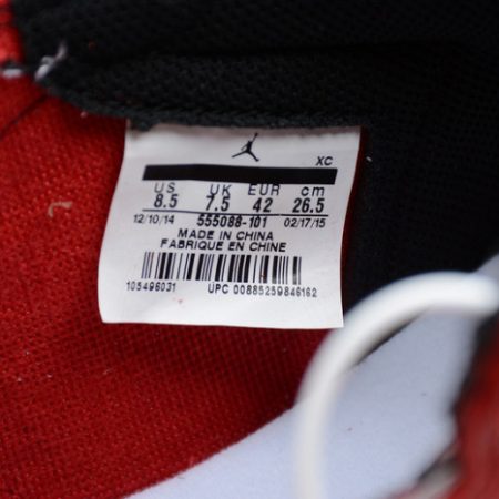 Air Jordan 1 Retro High OG Chicago Red 555088-101 - Image 11