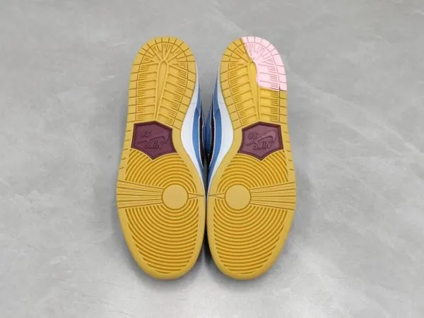 Dunk SB Low PRM “ phillies"