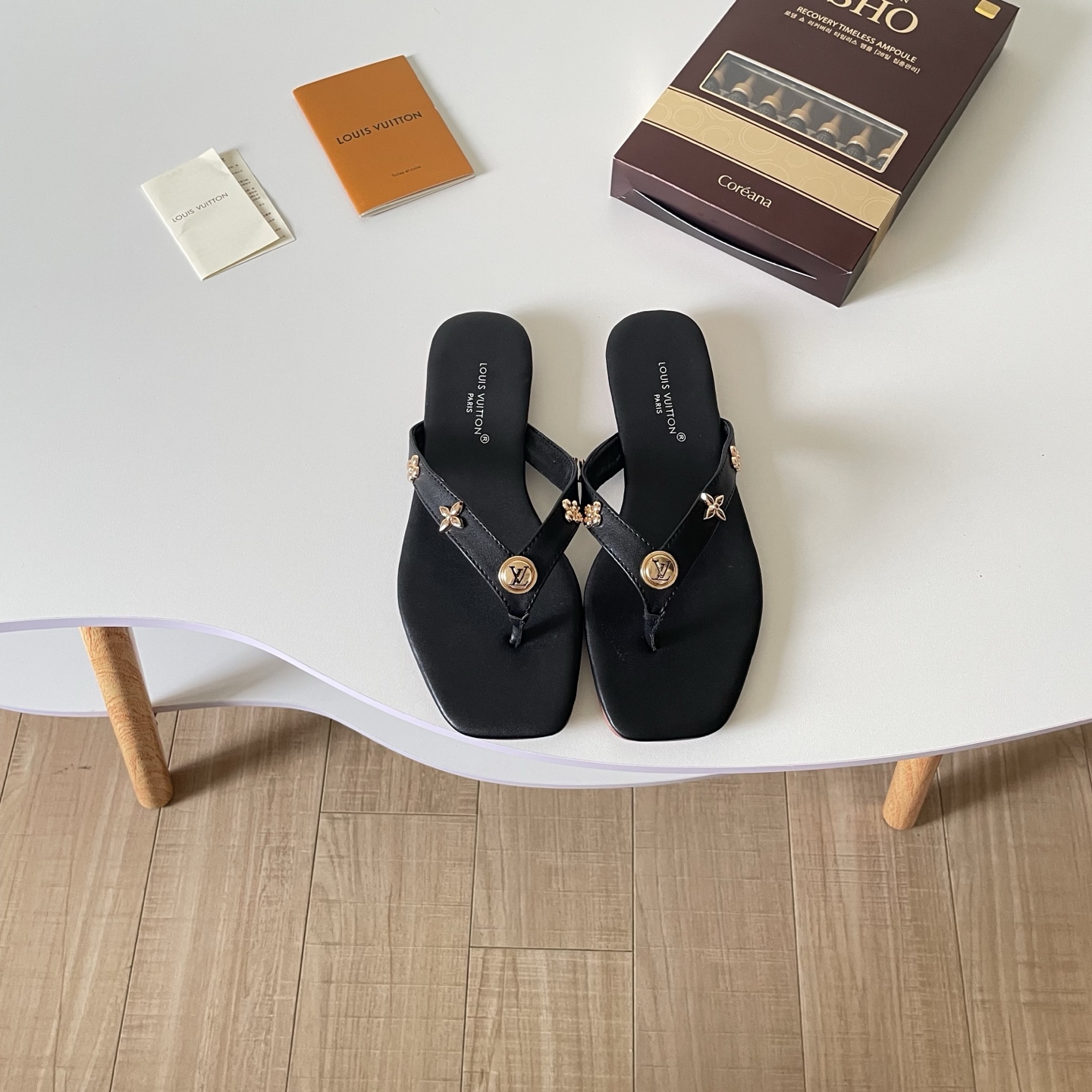 LV 26P Collaborator Flip-Flops - Image 3