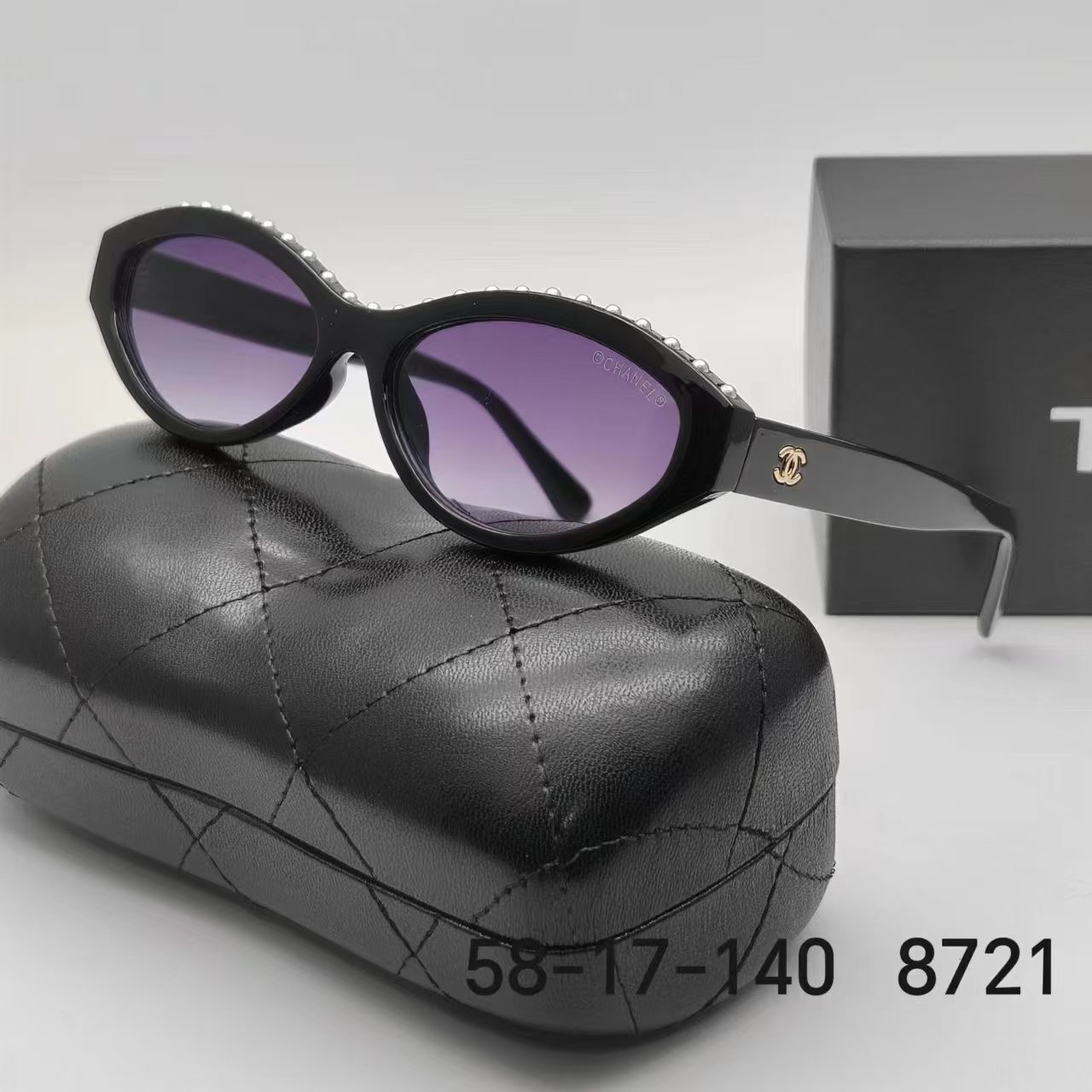 Chanel Fashionable Sunglasses - Image 4