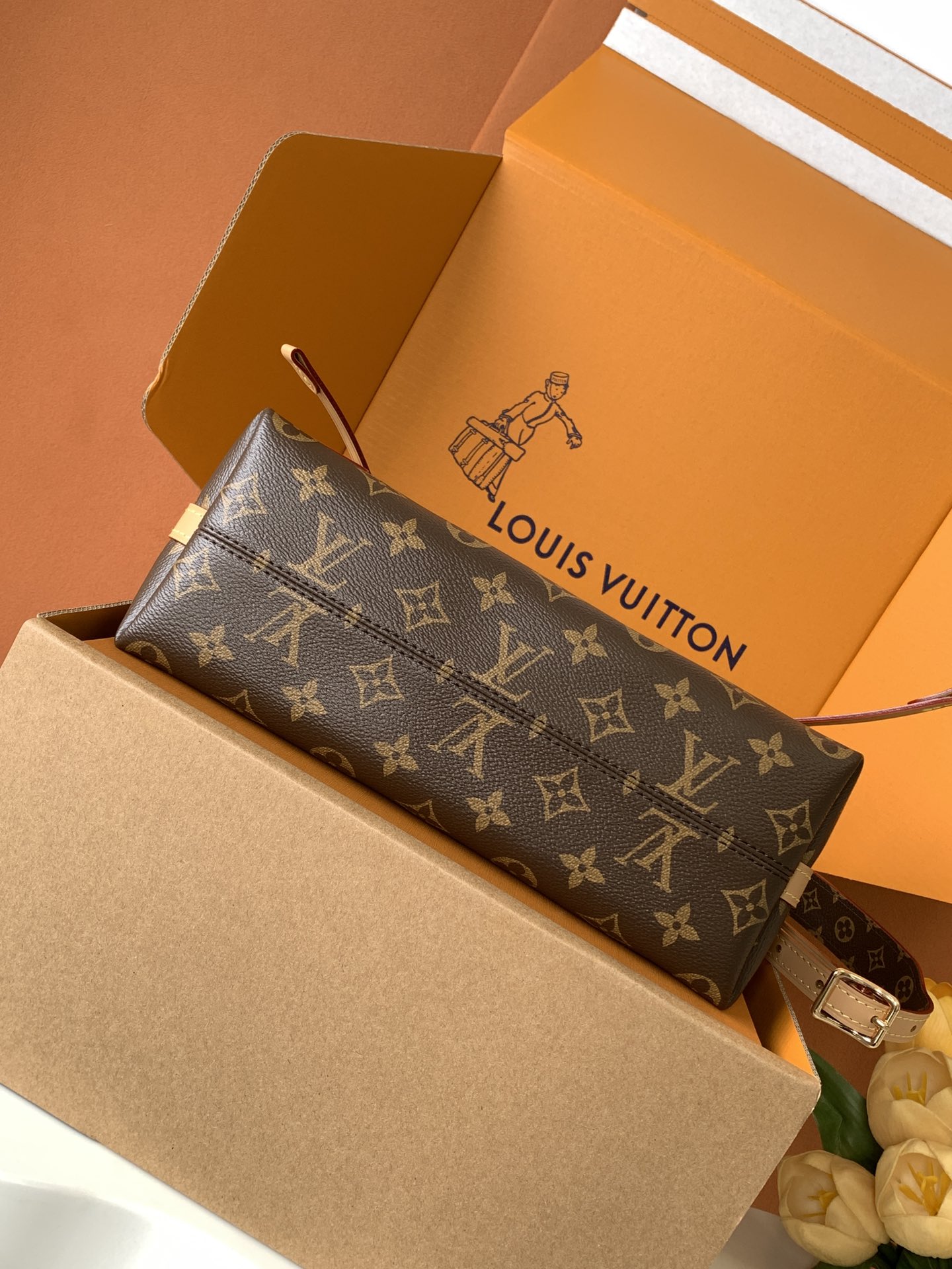 LV Caryyall BB Bag - Image 4