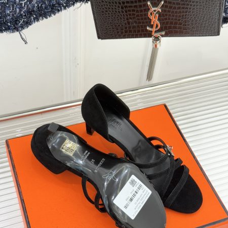 Hermès Kelly Buckle Thin-Strap Kitten-Heel Sandals - Image 9