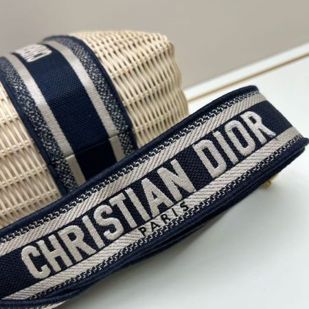Dior Wicker Oblique Medium Lady Dior Bag - Image 5