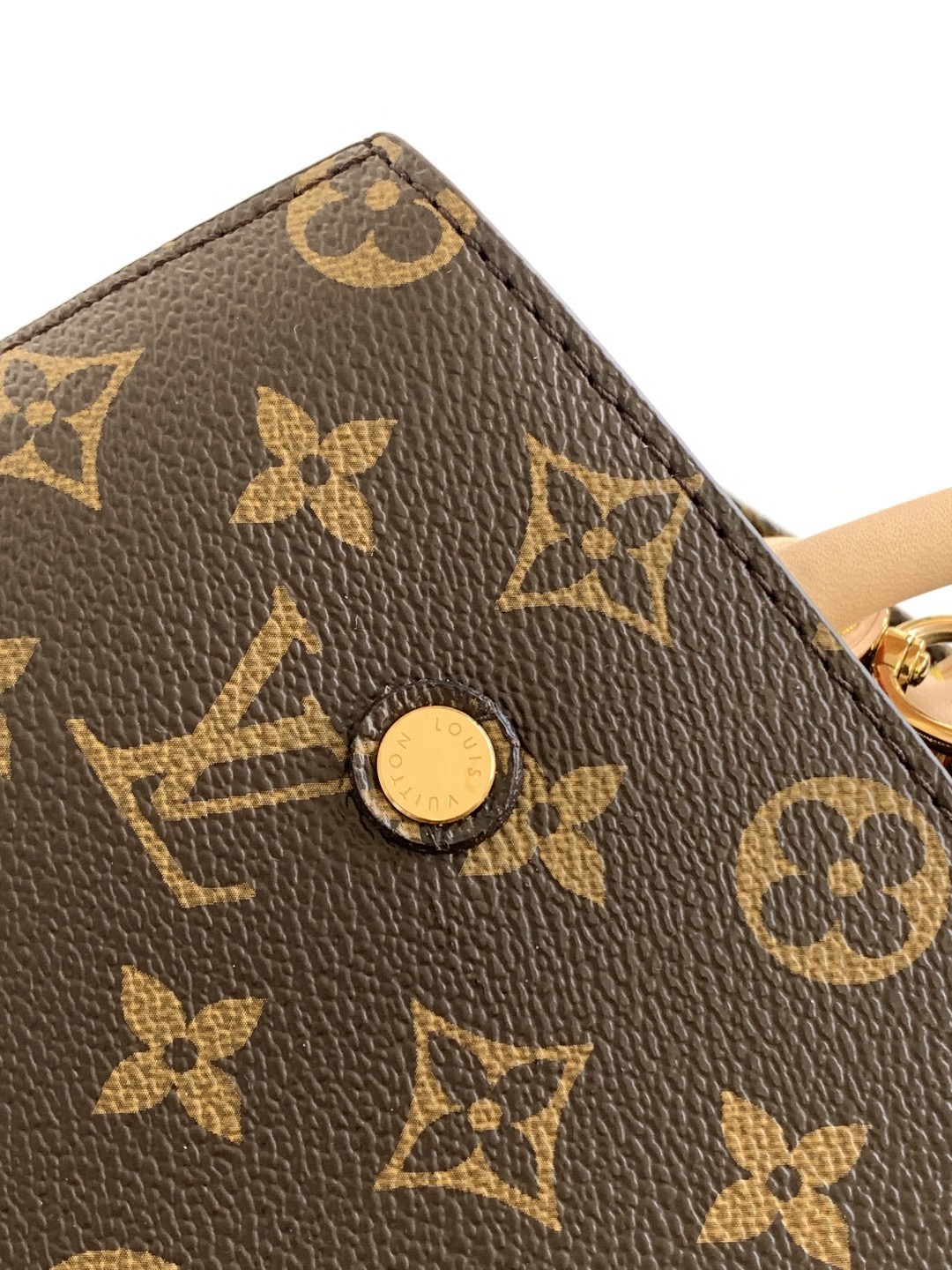 LV Montaigne Monogram Handbag Top Quality - Image 5