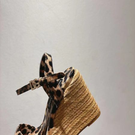 Dolce & Gabbana Straw Sandals - Image 10