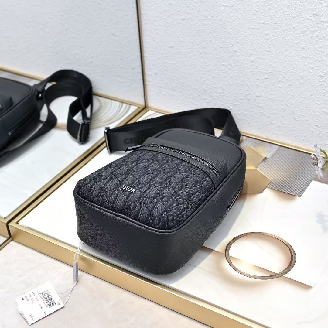 Dior Obilque Designer Bag's for Men - Image 4