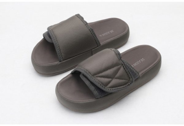 Yeezy Slide 5