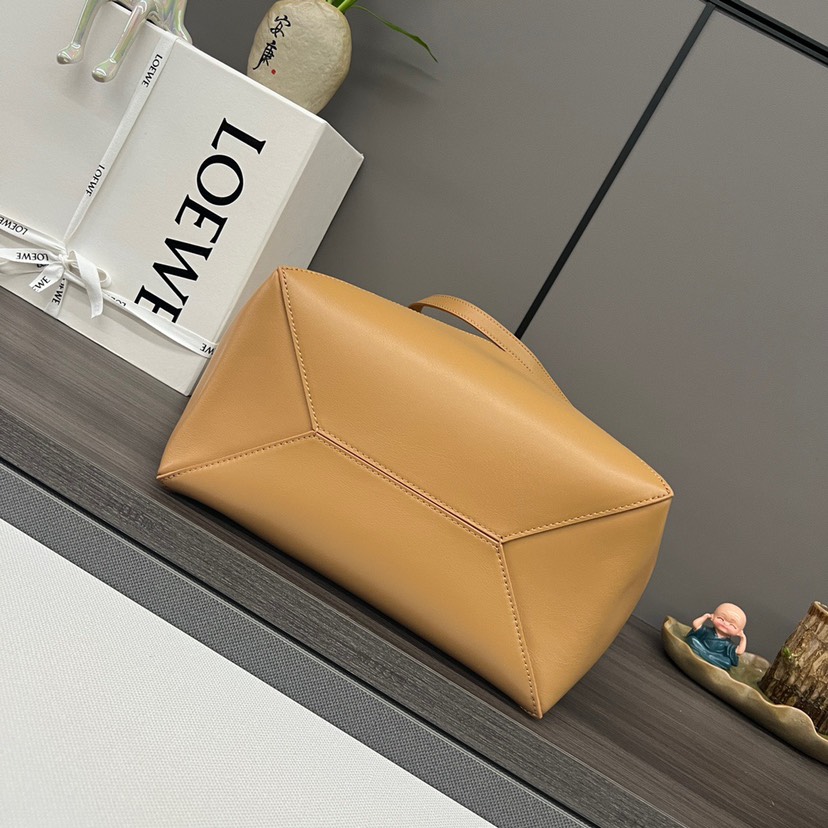Loewe Puzzle Fold Tote in shiny calfskin Medium Brown - Image 3