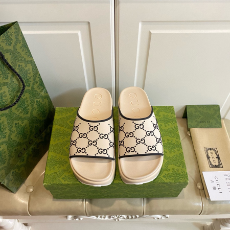 Gucci Platform Sandals Slide Sandal - Image 3