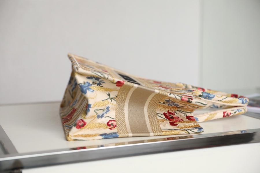 Dior Book Tote Natural Multicolor Raffia Embroidered With Dior Petites Fleurs - Image 8