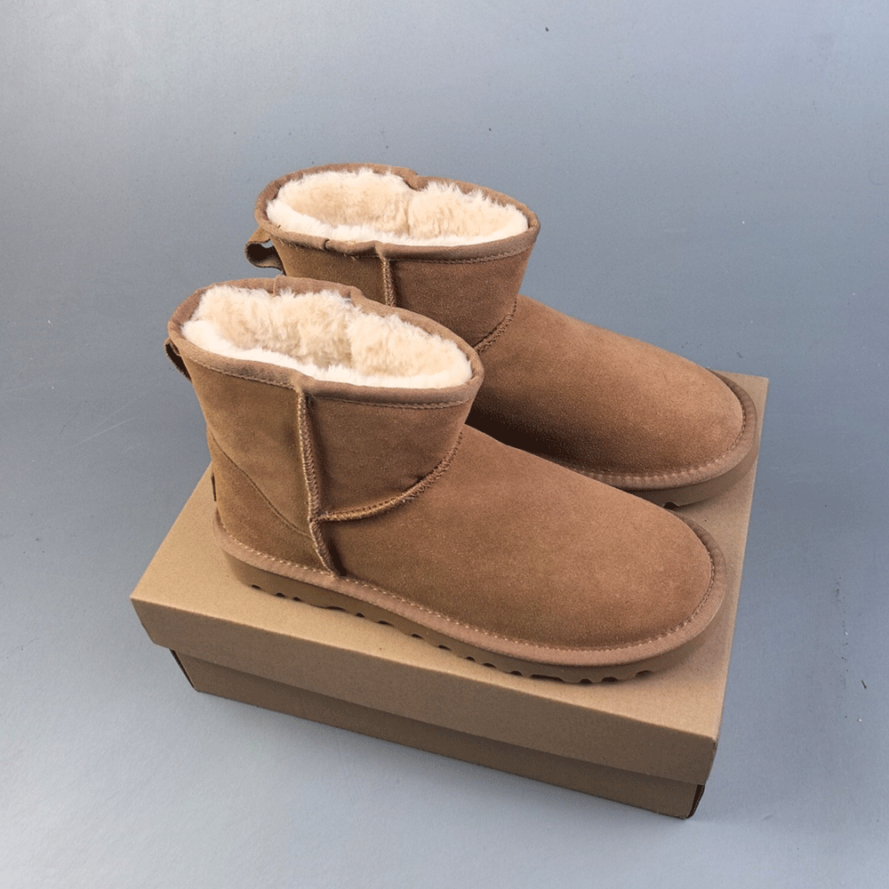 UGG Women's Classic Mini II Boot - Image 3