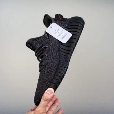 Yeezy350 Boost V2 Black - Image 4