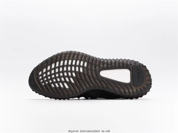 Yeezy Boost 350 V2 Onyx HQ4540