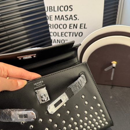 HERMES Rivet Accented Box Leather Handbag - Image 2