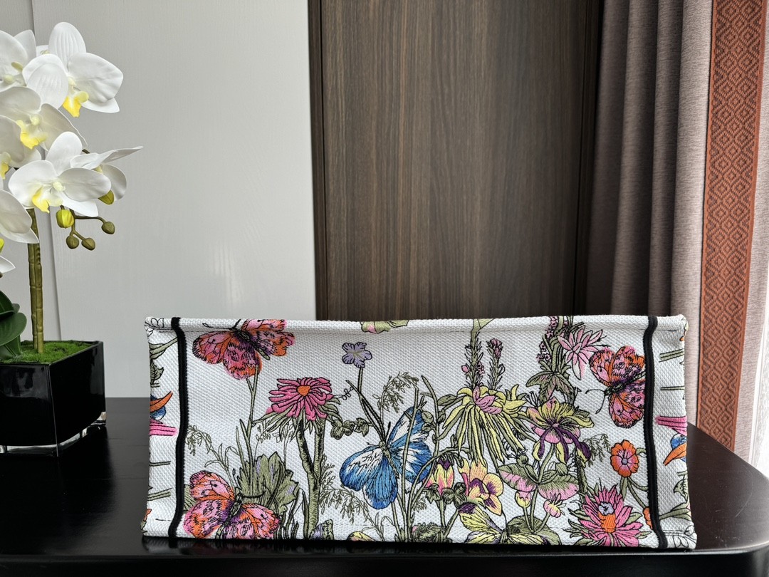 Dior Book Tote Bag Butterflies - Image 5