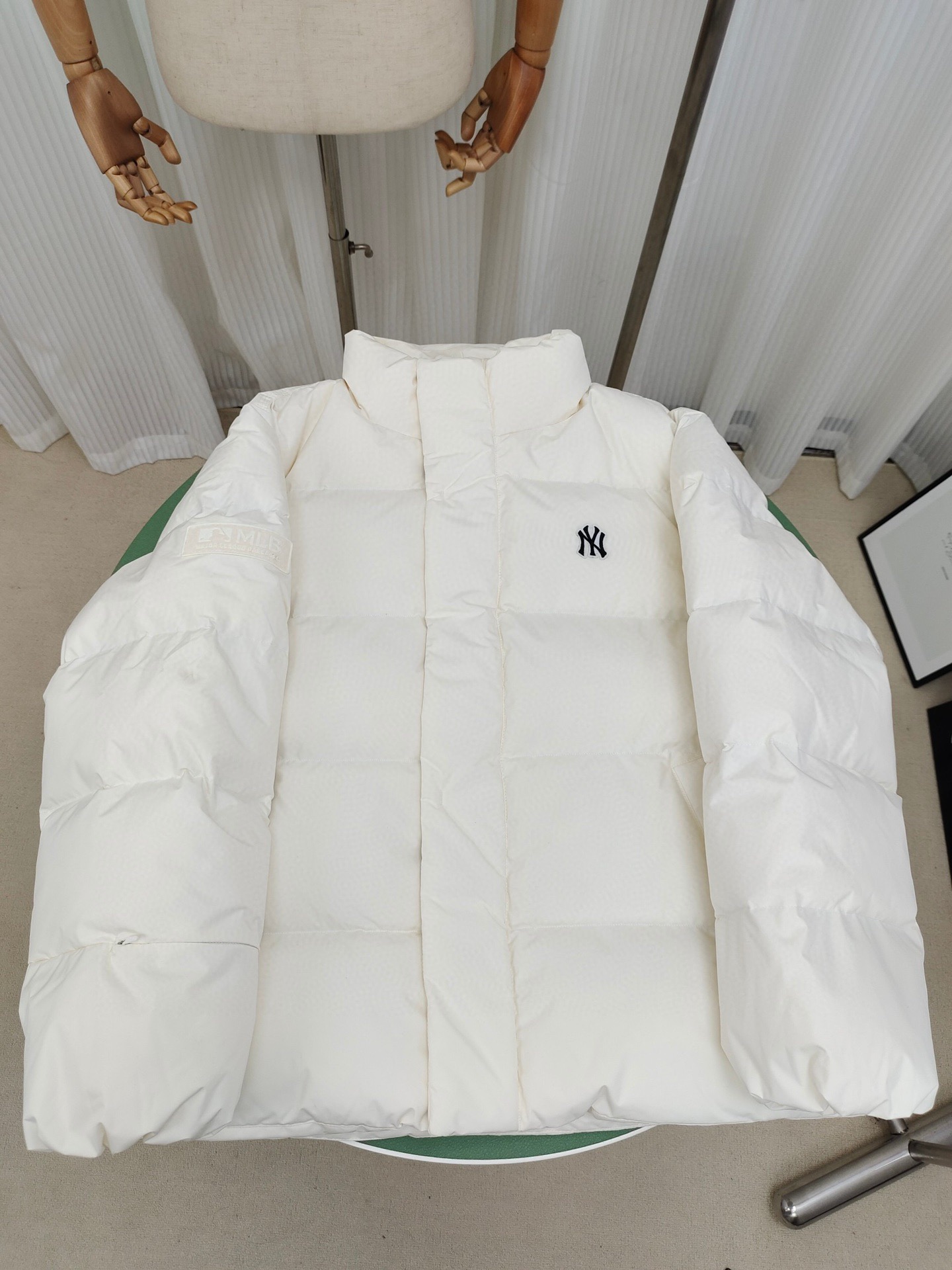 MLB New York Yankees Short Down Jacket - Image 1