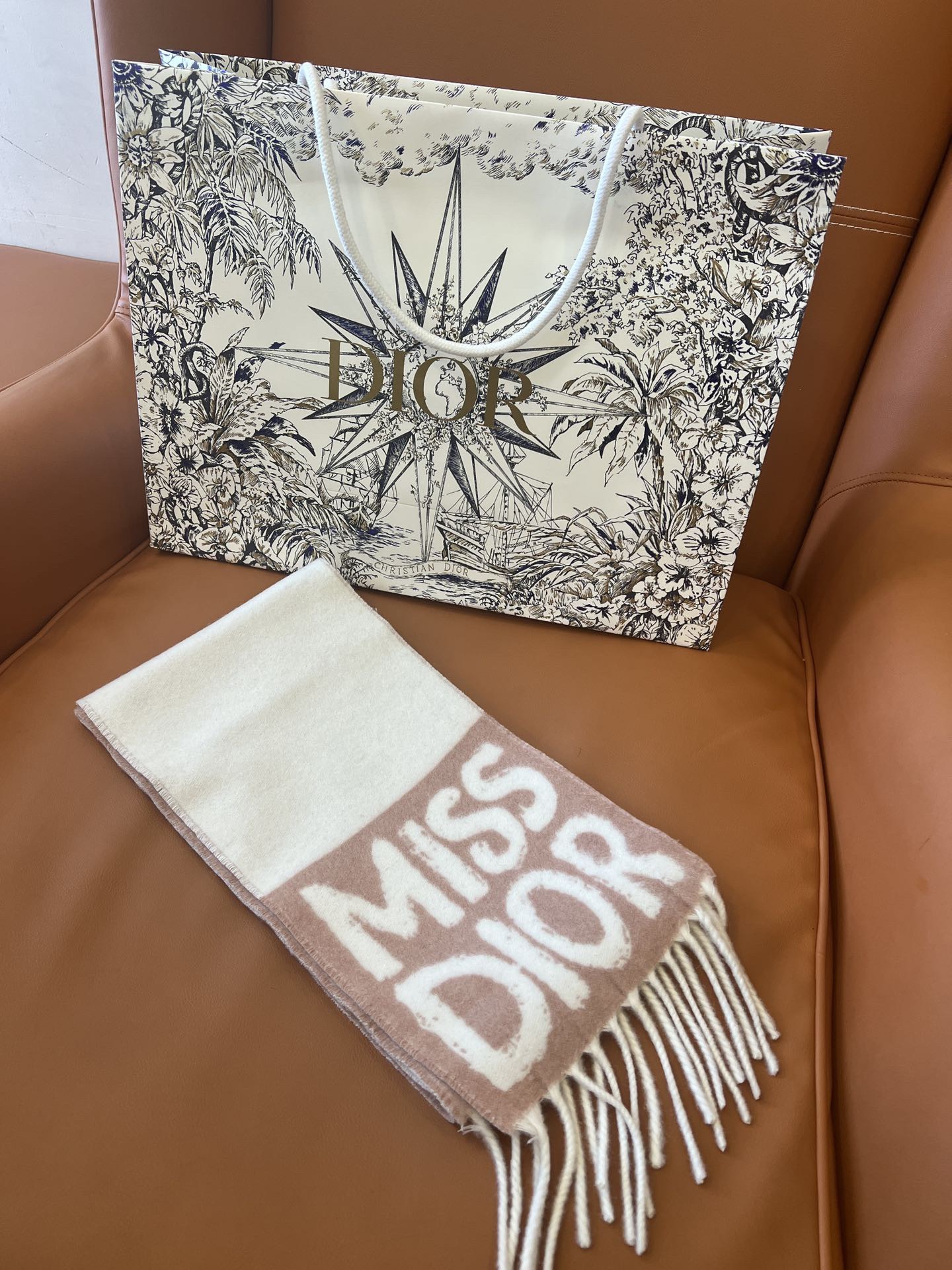DIOR Winter Bestselling Cashmere Scarf - Image 3