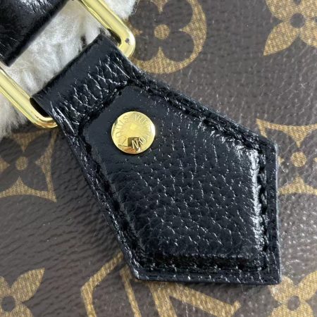 LV Speedy Soft Teddy 30 Bag - Image 6