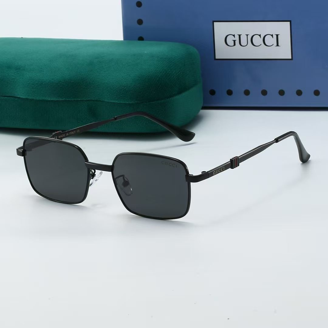 Gucci Fashionable Sunglasses - Image 4