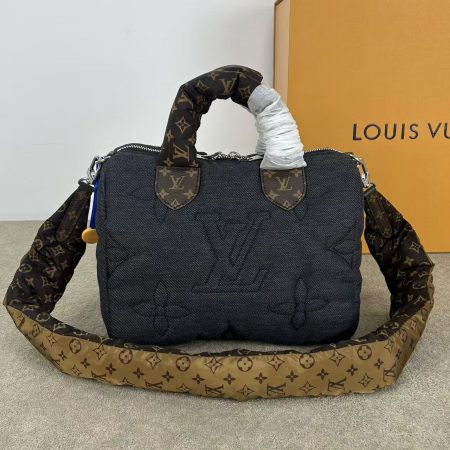 Lv Niuzi Bu Down Jacket