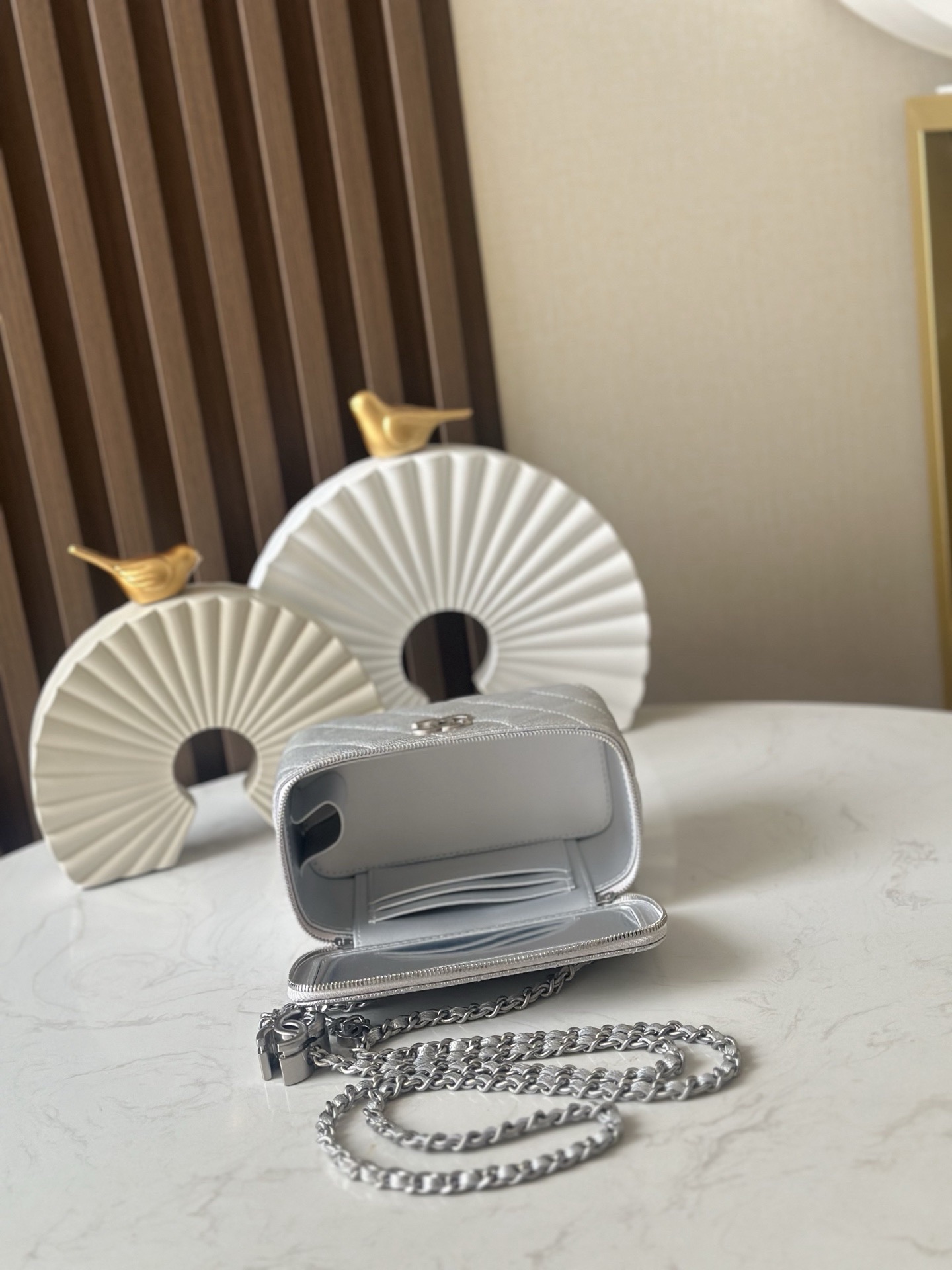 Chanel Quilted Vanity Makeup Box - Image 7