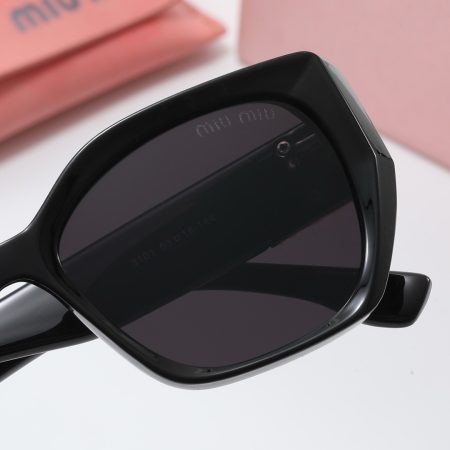 Miu Miu Fashionable Sunglasses - Image 9