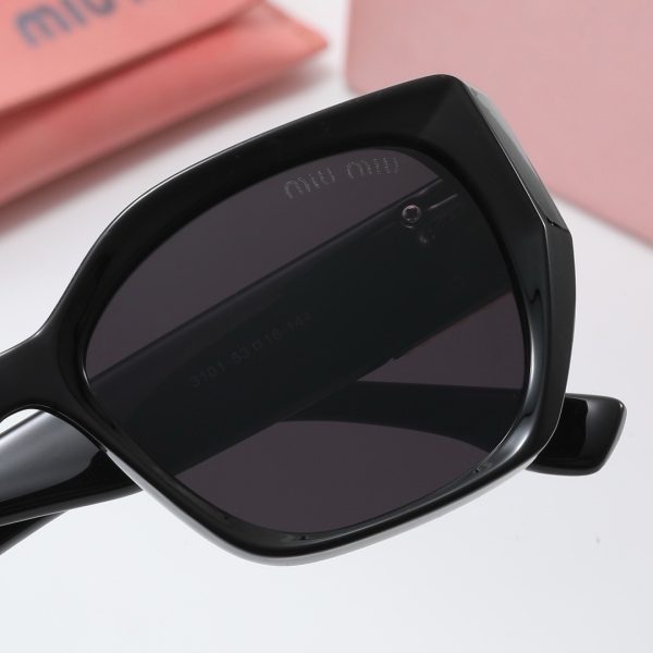 Miu Miu Fashionable Sunglasses