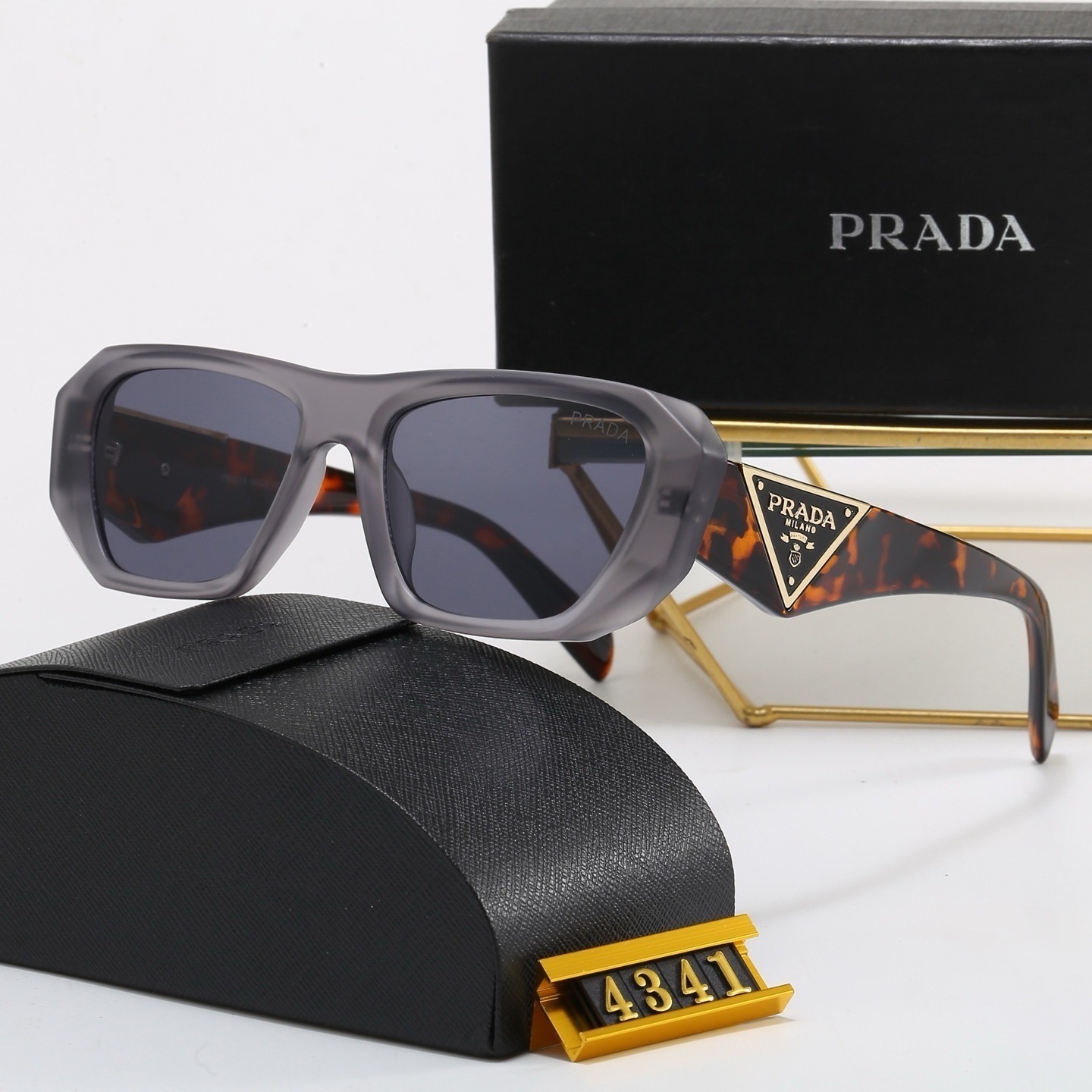 Prada Fashionable Sunglasses - Image 6