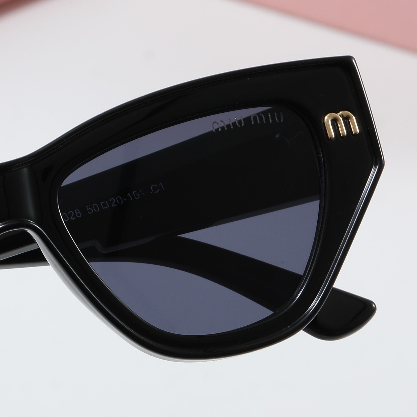 Miu Miu Fashionable Sunglasses - Image 9
