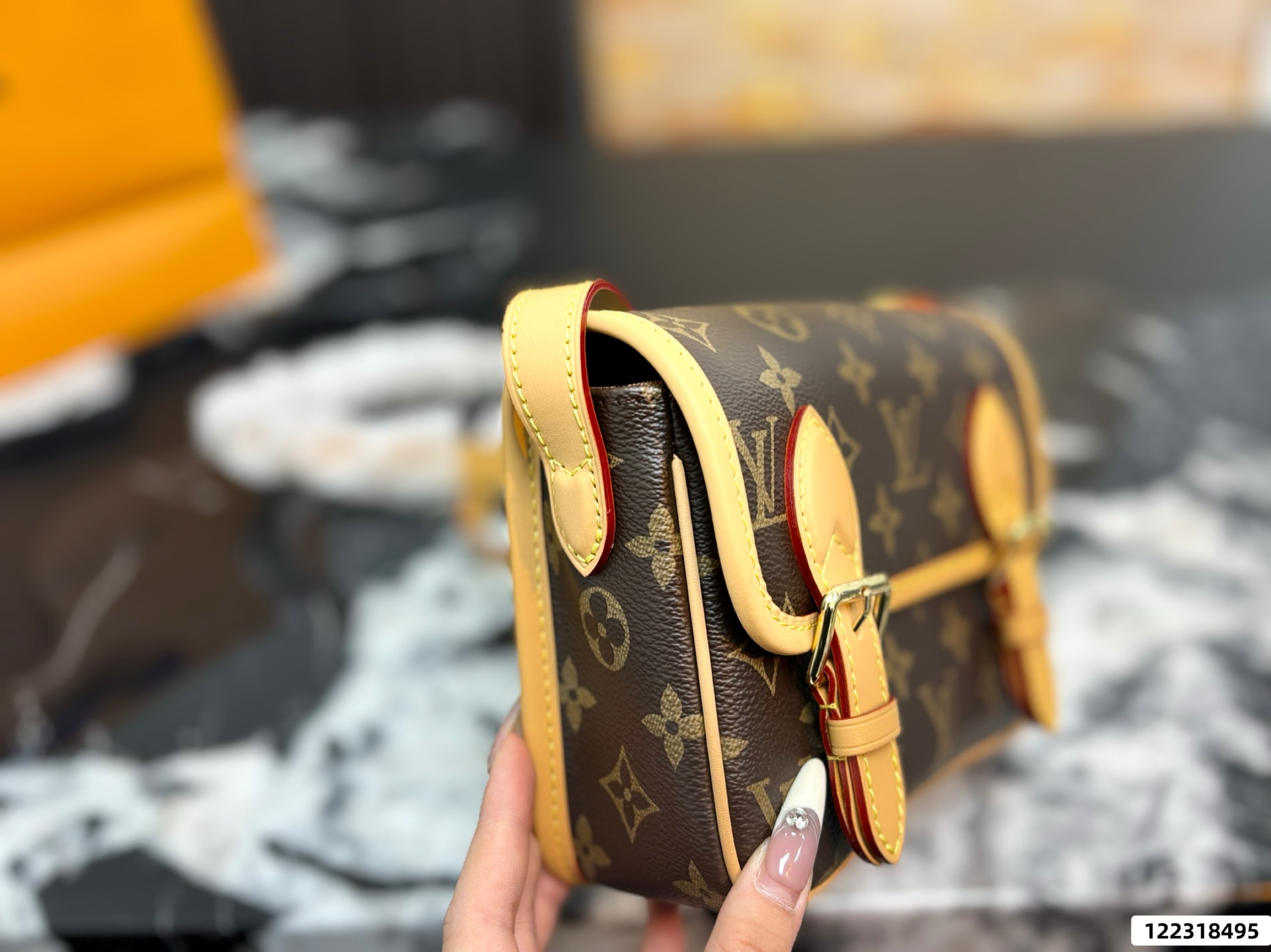LV Satchel Wearable Wallet Bags - Image 3